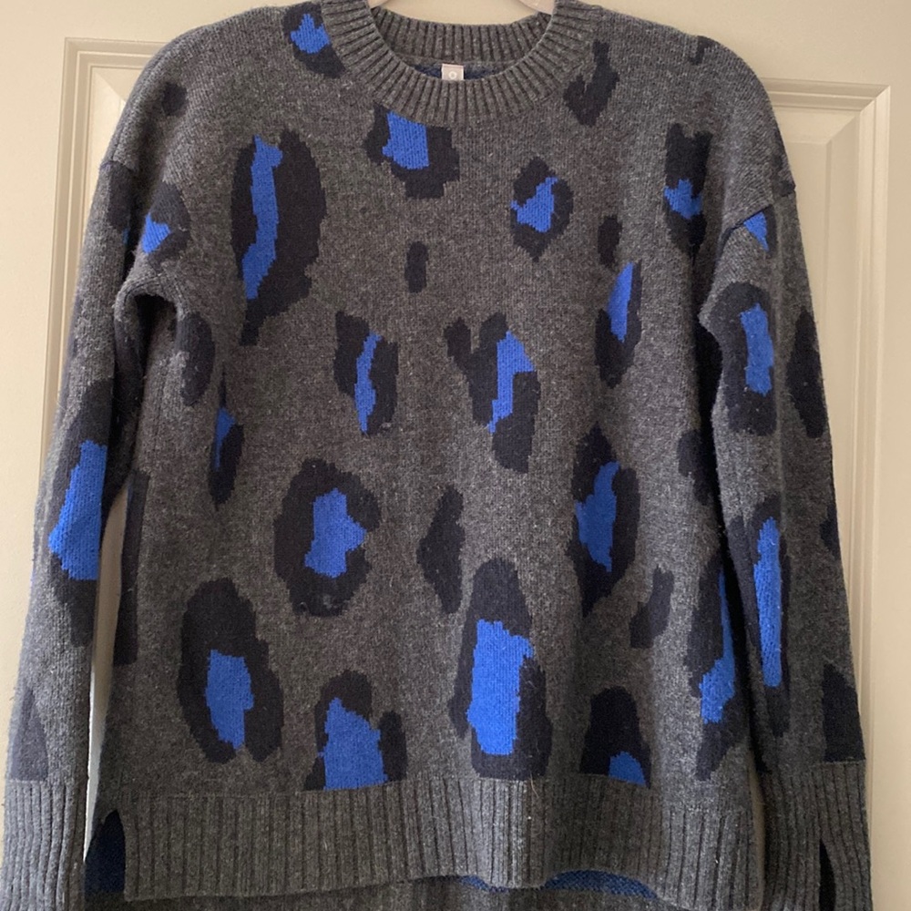 Athleta sweater; gray with black and blue ‘leopard’ print